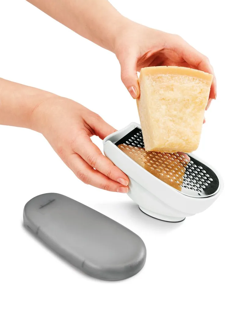 Universalreibe Mit Behälter & Deckel Käsereibe Handreibe Käsehobel 3 In 1 Reibe, Menge:1 7 Universalreibe Mit Behälter & Deckel Käsereibe Handreibe Käsehobel 3 In 1 Reibe, Menge:1 – Bild 7