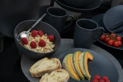 CreaTable 23145 Kombiservice Soft Touch Black Für 4 Personen, Steinzeug, Schwarz (1 Set, 16-teilig) 14 CreaTable 23145 Kombiservice Soft Touch Black Für 4 Personen, Steinzeug, Schwarz (1 Set, 16-teilig) -Leonardo Verkäufe 46d8a13f93622fd2cbd95e3959ce0768