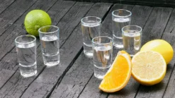 SCHLOSSEREI BAYERWALD Schnapsgläser Set 6 Stück Je 28 Ml - Shotgläser Wodka Schnaps Tequila Grappa - Transparent 7 Cm Höhe -Leonardo Verkäufe 4d4af5897bc9c271376842474812dc0f