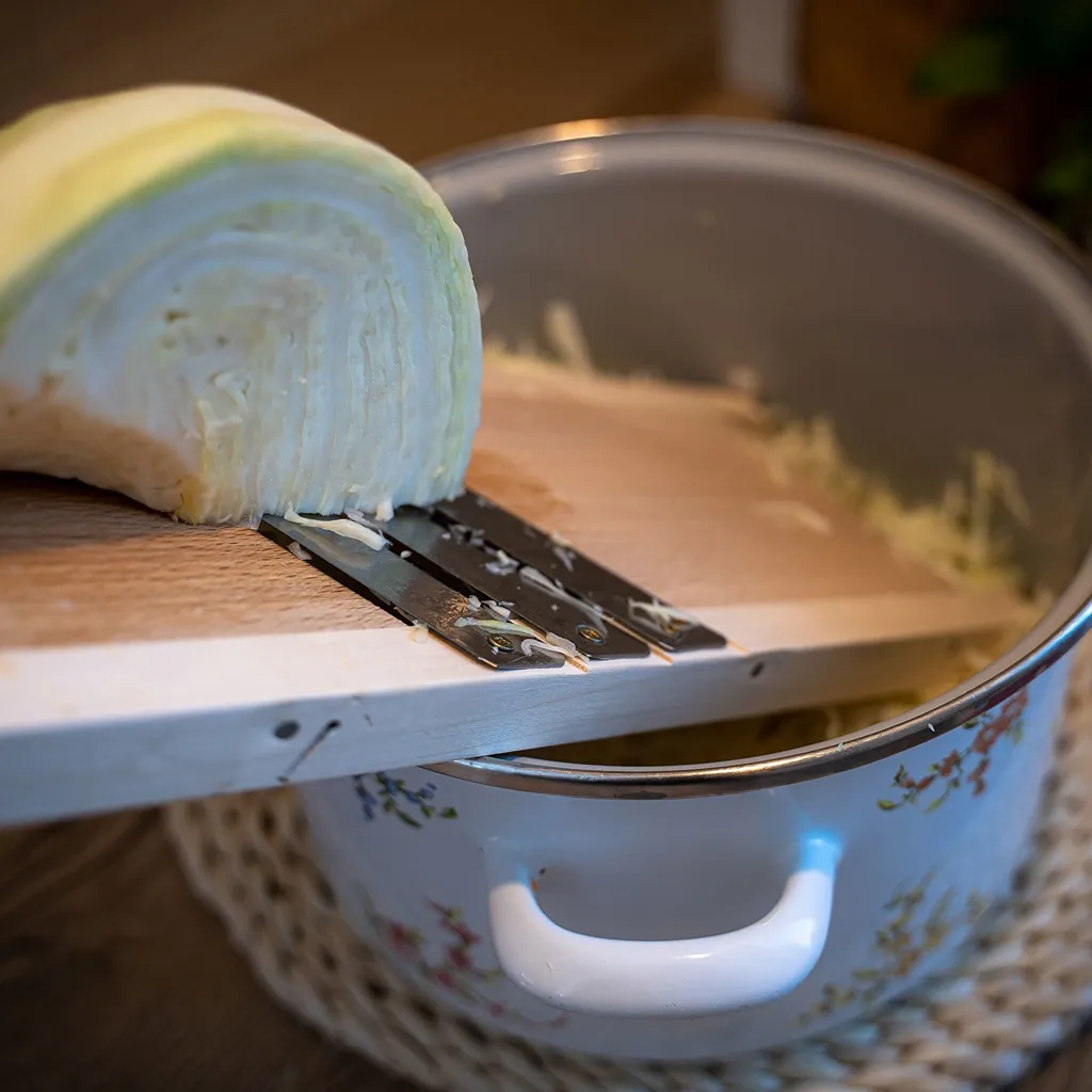 GEMÜSEHOBEL Holz Krauthobel Gemüsereibe Gurkenhobel BROWIN Slicer 43,5 X 14,8 Cm 4 GEMÜSEHOBEL Holz Krauthobel Gemüsereibe Gurkenhobel BROWIN Slicer 43,5 X 14,8 Cm – Bild 4