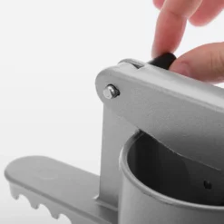 Westmark 61102260 Spätzlepresse 'Spätzlepress', Silber -Leonardo Verkäufe 6545d9c38a28c4d4e844633e70889fd9