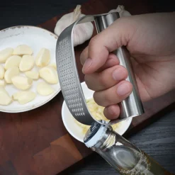 Knoblauch Ingwer Presse, Knoblauchpresse, Crusher Squeezer Stampfer 430 Edelstahl Crusher Squeezer Für Knoblauch Ingwer 11 Knoblauch Ingwer Presse, Knoblauchpresse, Crusher Squeezer Stampfer 430 Edelstahl Crusher Squeezer Für Knoblauch Ingwer -Leonardo Verkäufe 6cf77898d8e41ffc55f6f922b94423b0 1