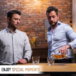 Whisiskey - Whisky Karaffe – Twisted Dekanter Set - Whiskey Karaffe Set - 1000ML - Geschenke Für Männer - Inkl. 8 Whisky Steine, Zange & 2 Whisky Gläser -Leonardo Verkäufe 708aed6bbb757a7244b555fb23607598