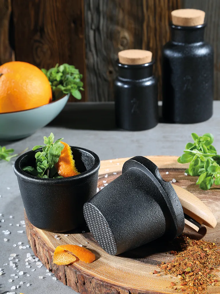 Zassenhaus Gewürzreibe Gusseisen Mit Vorratsfach 4 Zassenhaus Gewürzreibe Gusseisen Mit Vorratsfach – Bild 4