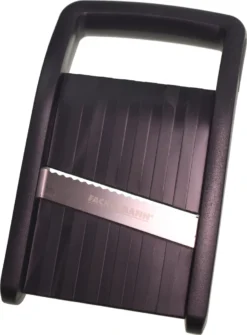 Fackelmann Kompakt-Hobel, Gemüsehobel Mit Edelstahlklinge, Reibe Mit Ergonomischem Griff (Farbe: Schwarz/Silber), Menge: 1 Stück -Leonardo Verkäufe 723db46f9e300ade4364a2926b6f470c