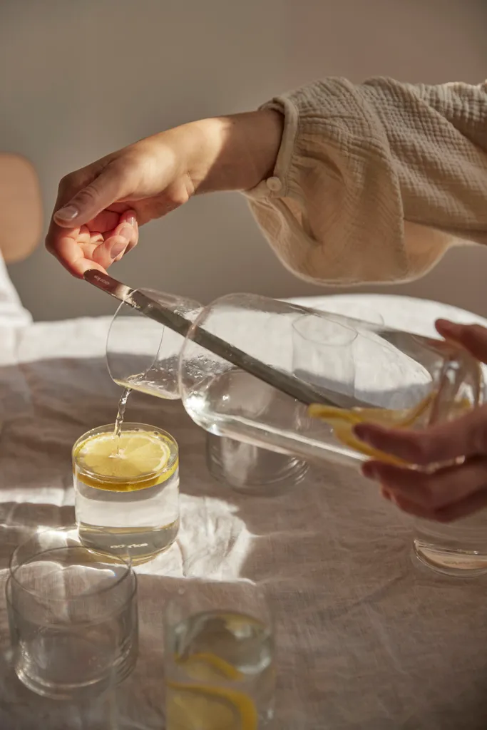 AARKE Karaffe Mit Rührlöffel Nesting Carafe Und Mixing Spoon Kristallglas 1,1L 12 AARKE Karaffe Mit Rührlöffel Nesting Carafe Und Mixing Spoon Kristallglas 1,1L – Bild 12