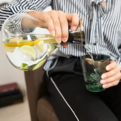 Relaxdays Glaskaraffe 1,5 Liter Bauchig -Leonardo Verkäufe 9742ab88c7148edf41c99e367a828c4c