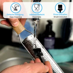 REDSALT® Premium Zester Edelstahl Reibe Mit Holzgriff | Rasiermesserscharfe Klinge | Küchenreibe Für Zitrone Ingwer Muskatnuss | Parmesanreibe Ingwerreibe Zitronenreibe Käsereibe -Leonardo Verkäufe bbfa43db968ac87ce7b16e940ef369d1