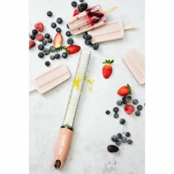 Microplane Premium Classic Zester-Reibe Malve -Leonardo Verkäufe be5edf3fbc1e66d23146379211fe9824