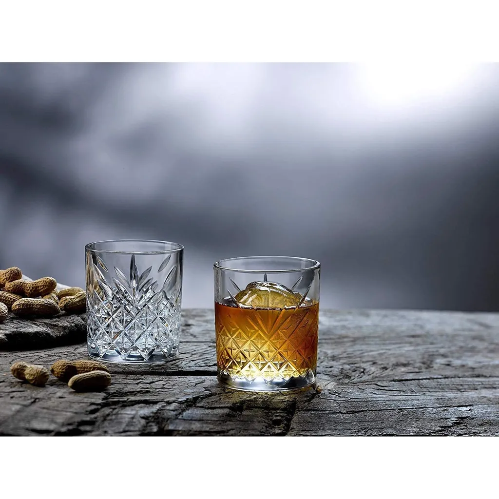 Pasabahce 52790 Whisky Glas Tumbler Timeless Im Kristall-Design, Höhe 9,6 Cm, 345 Ml, 4 Stück, Retro-Design 2 Pasabahce 52790 Whisky Glas Tumbler Timeless Im Kristall-Design, Höhe 9,6 Cm, 345 Ml, 4 Stück, Retro-Design – Bild 2