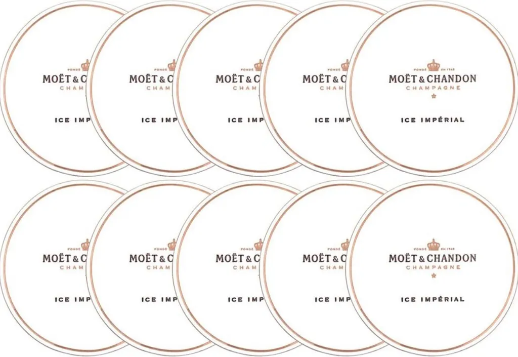 Moët & Chandon Rosé Champagnergläser In Glänzendem Rosa Inkl. Untersetzer 2 Moët & Chandon Rosé Champagnergläser In Glänzendem Rosa Inkl. Untersetzer – Bild 2