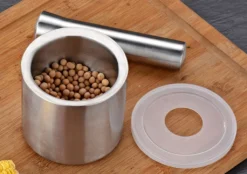 BAYLI - Edelstahl Mörser Mit Stößel & Deckel - Massiver Gewürzmörser Für Die Küche - Bruchfeste Kräutermühle - Gewürzmühle Für Kräuter Und Gewürze - Tabletten Zerkleiner - Tablettenmörser - KitchenAid -Leonardo Verkäufe dca615d950a22d56bb2ea0d2e773f70e