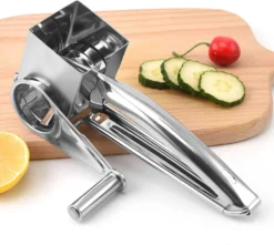 4 In 1 Edelstahl Manuelle Rotary Käsereibe Aus Edelstahl Gemüse Kaese Cutter Käseraspel Käsereiben Mit 4 Ersatzköpfe -Leonardo Verkäufe e89e185de2569516f0dc672a13eeb5db
