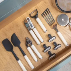 KitchenAid Knoblauchpresse Core Creme -Leonardo Verkäufe ef8bf1392ecbf1e1be70f84082b5047c