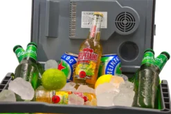 Steinborg Kühlbox 30 Liter | Warmhaltebox | Praktischer Tragegriff | Eco-Modus | 12 V/ 230 V Stromversorgung -Leonardo Verkäufe fa76849aff82ae5c12aca300a47a04b6